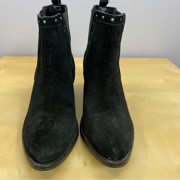 Bcbgeneration Kassidy Chelsea Black Suede Ankle Boot Size 8 - Picture 3 of 8
